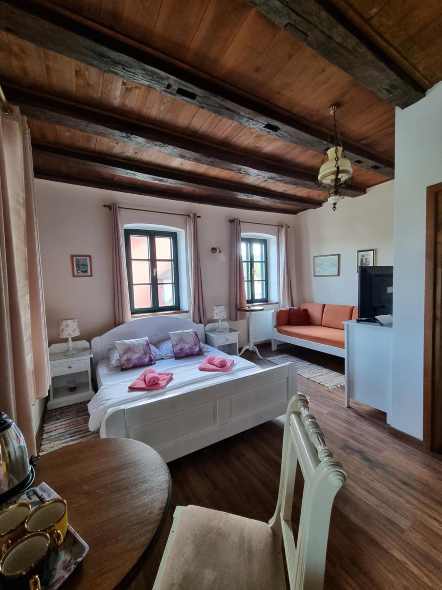 Taverna 1860 Rooms & Apartments Donja Zelina Zimmer foto
