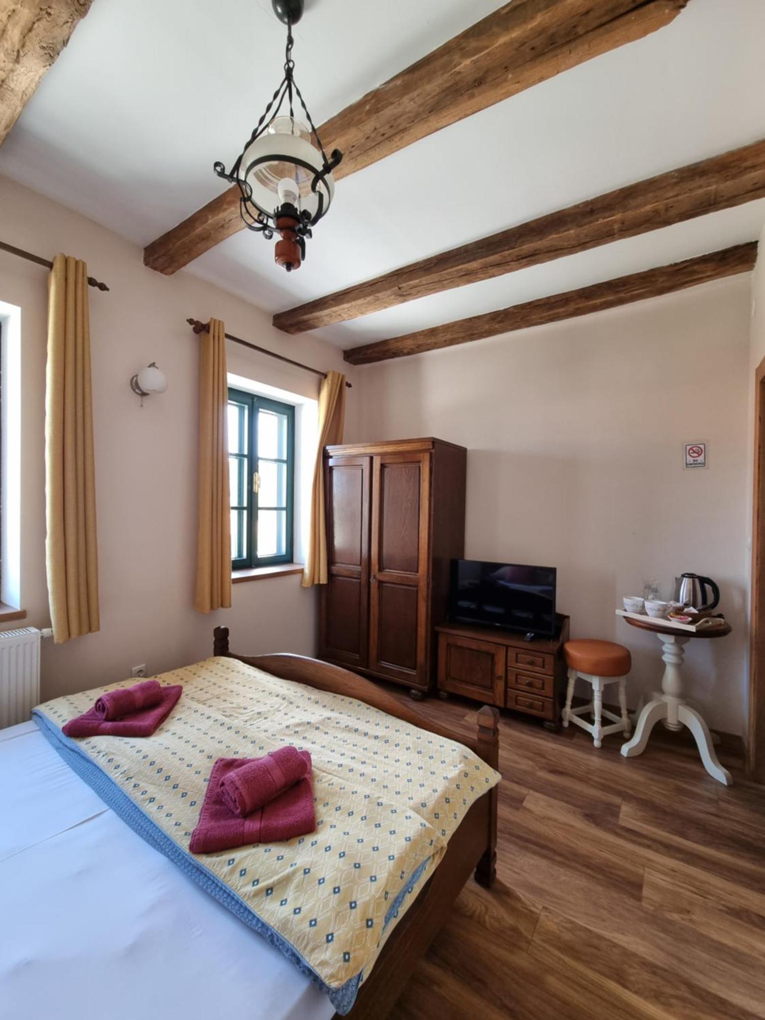 Taverna 1860 Rooms & Apartments Donja Zelina Zimmer foto