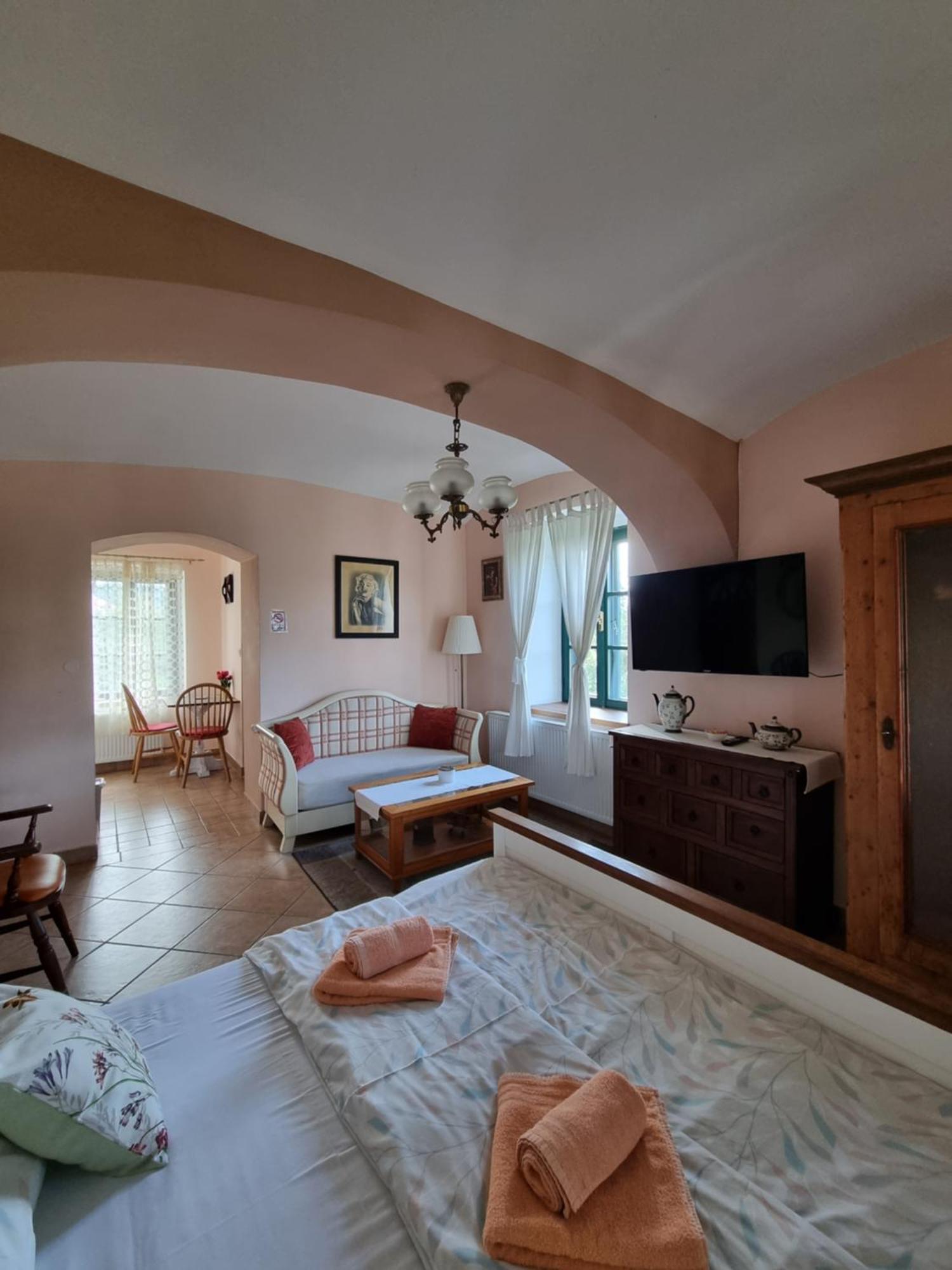 Taverna 1860 Rooms & Apartments Donja Zelina Zimmer foto
